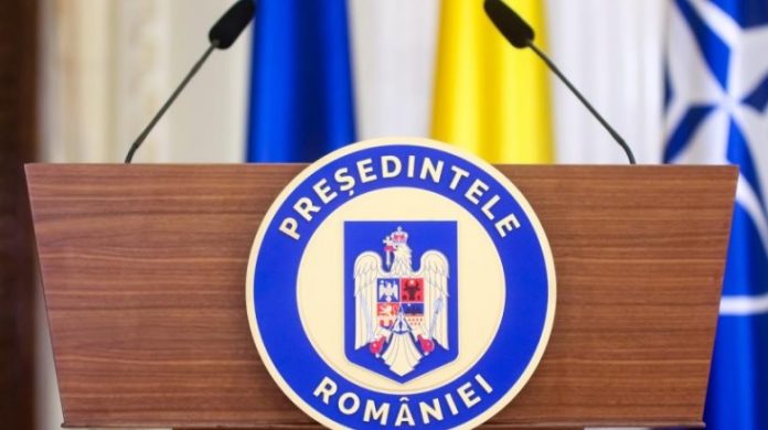 PRESEDINTELE-PUPITRU