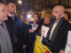Unde sunt gărzile de corp, alea multe? Aaa, stai că alea sunt la Guru!!! Voi vedeți diferența?