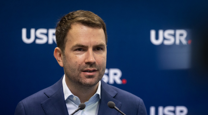 Cătălin Drulă : Hogyan segített tegnap az RMDSZ a szélsőségeseknek teret nyerni a román Parlamentben. Kedves magyar barátaim, olvassátok végig. Cum i-a ajutat ieri, UDMR pe extremiștii AUR și SOS